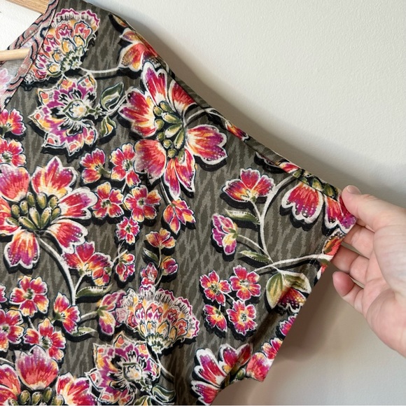 One World Womens V Neck Blouse Plus Size 1X Green Pink Floral Dolman Short Sleev - Picture 3 of 6